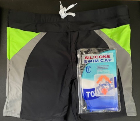 Vải đẹp, đường may OK, tặng kèm nút bịt tai và nón. Tuy nhiên nón bơi hơi chật Vải đẹp, đường may OK, tặng kèm nút bịt tai và nón. Tuy nhiên nón bơi hơi chật