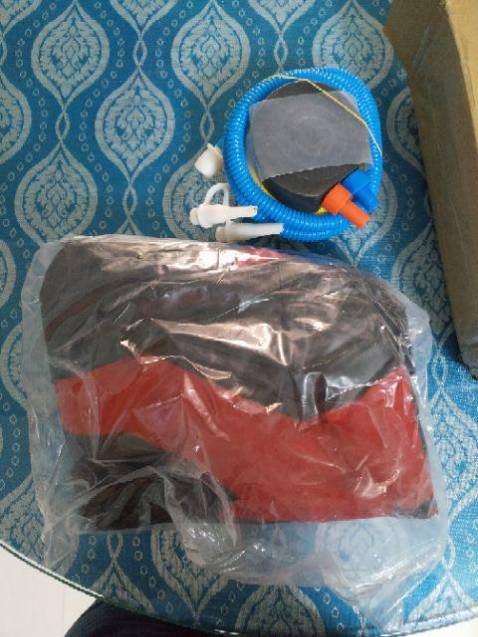 Nhận hàng rất ưng ý, có kèm bơm, thê bảo hành, keo dán.Hàng đóng gói cẩn thận, nhận đúng háng theo nhu cầu. Nhân viên giao hàng nhiệt tình. Ủng hộ shop lâu dài.