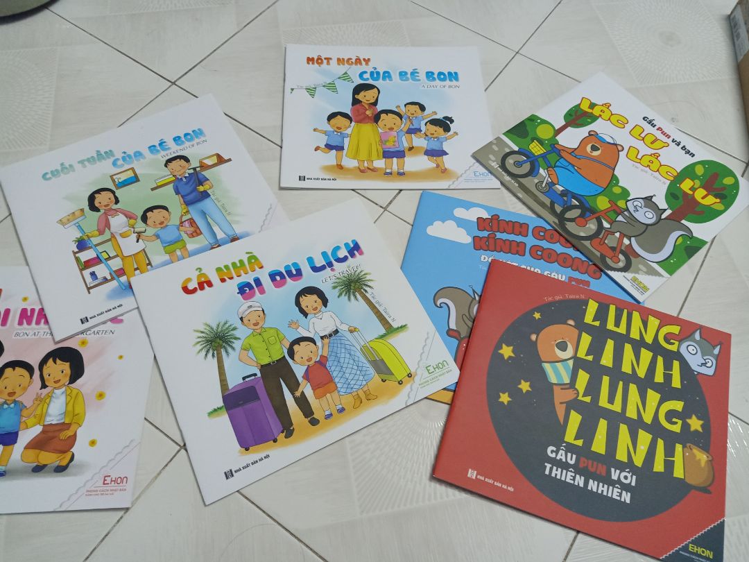 ùi mình vừa nhận được sách, đóng gói kỹ ghê, sách giấy cứng cáp in nét đẹp nè. mà truyện dễ thương nữa. sẽ ủng hộ khi tác giả ra bộ tiếp