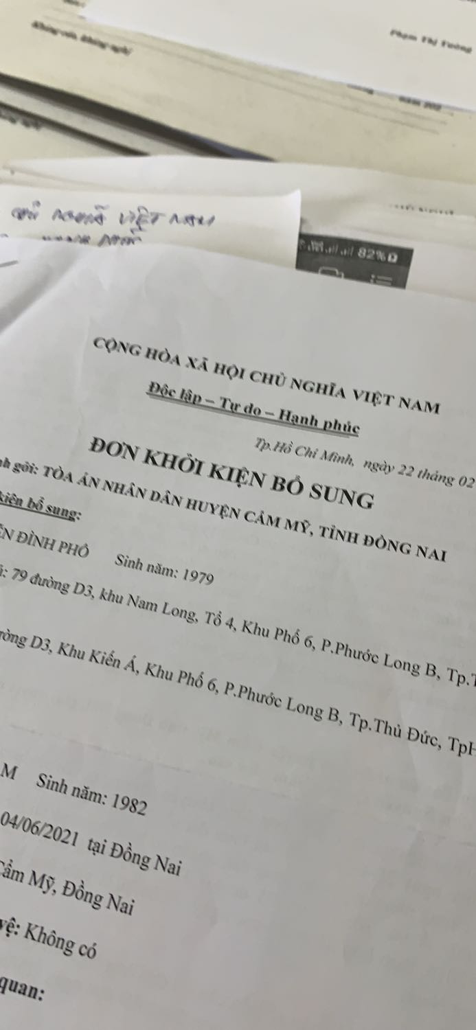 sản phẩm có lối thiết kế sáng tạo khi kính kéo xuống dễ dàng, thuận tiện sử dụng. Tuy nhiên, đầu mình chưa phảu quá to nhưng mua XL mà vẫn thấy chật, đội khó chịu.