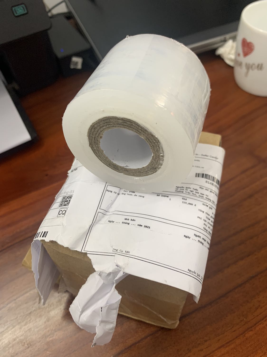 Vô cùng mất uy tín, đặt dụng cụ vặn ống nước nhận được quận băng dính.