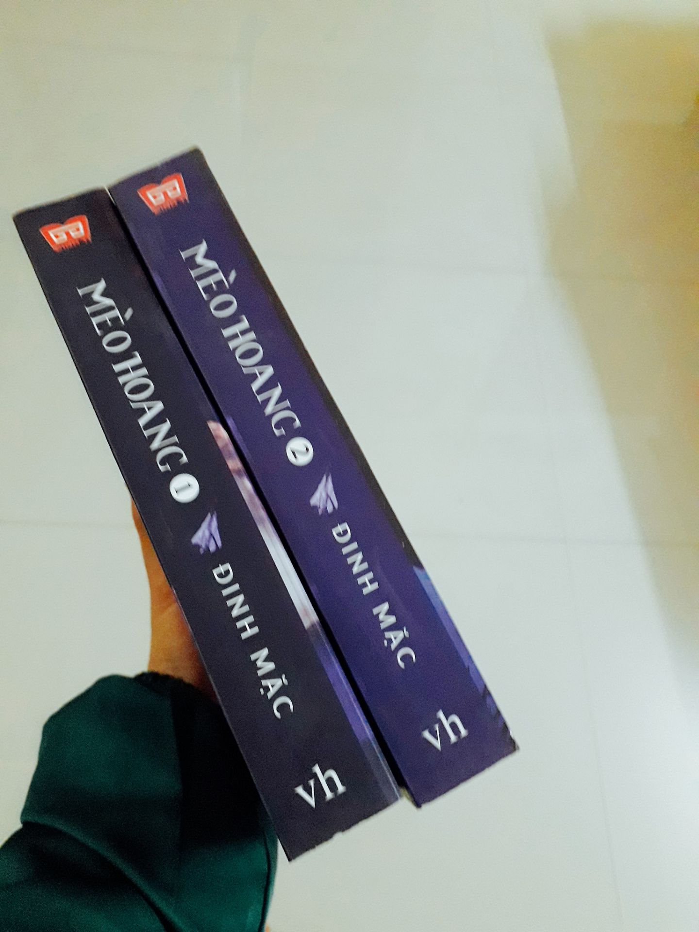 Không thể hài lòng hơn, vừa mới đặt chiều hôm CN mà sáng thứ 2 đã có hàng r, mà rõ ràng mình tận ngoài Bắc trong khi Tiki tận TPHCM, tốc độ giao hàng chưa đầy 1 ngày từ Nam ra Bắc.