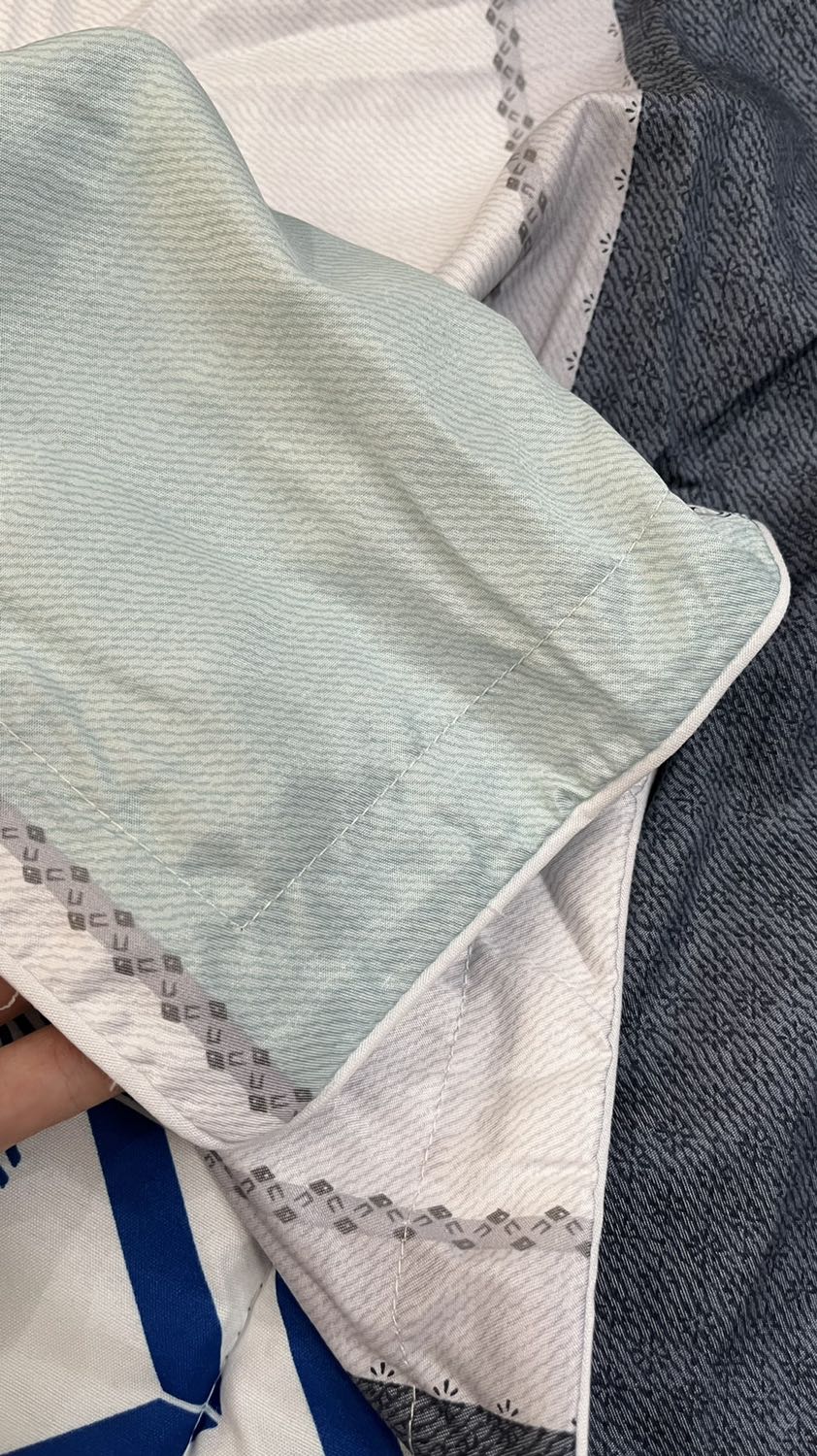 Vải mềm mát, màu sắc đẹp. Đóng gói chắc chắn !