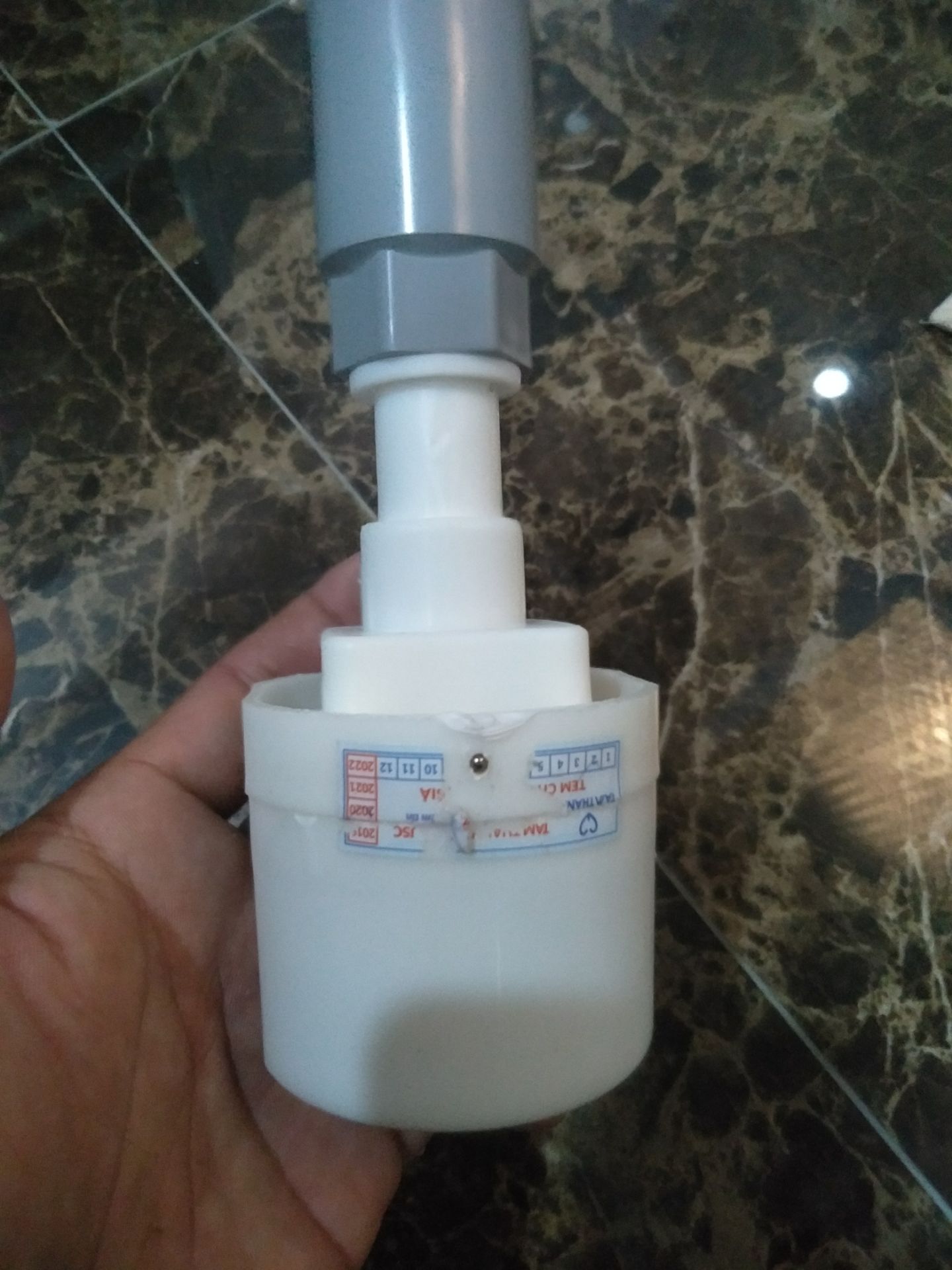 hàng  quá  dở  ..lỗ  thì  nhỏ  xíu  .rờ  Le  thì  cưng  quá  nguồn  nước  chảy  ép  Ra  ko được  .vào  Và ra  thì  nhớ  cỡ  4cm vậy  hỏi làm  gì  có  nước  kitik làm  việc  lại  Đi  nếu  yêu  cầu  tôi  làm  líp lại  Cho