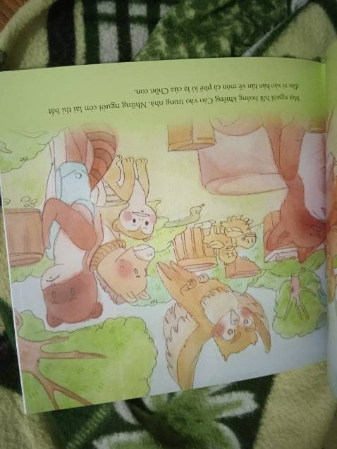 sách ít chữ con dễ hiểu, đầu tiên mình nghĩ sao nó đơn giản quá. nhưng mà như vậy bé lại rất nhớ và chăm chú nghe