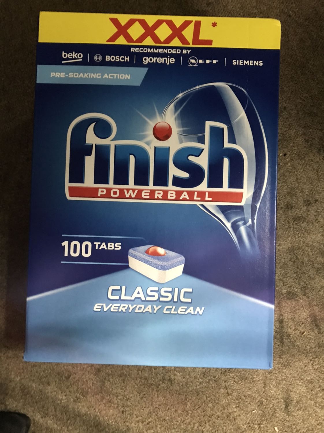 Hàng được đóng gói cẩn thận, chắc chắn. Sản phẩm có mẫu mã đẹp, ngày sản xuất mới. Giống sản phẩm tôi mua xách tay tại Đức nhưng giá thành hợp lý hơn nhiều. Sẽ tiếp tục mua thêm nữa.