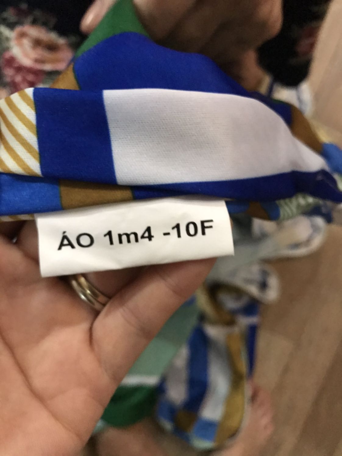 Tại sao mua 1m6 giao 1m4. Shop và Tiki kiểm tra giải quyết chứ mua về ko vừa thì làm gì?!