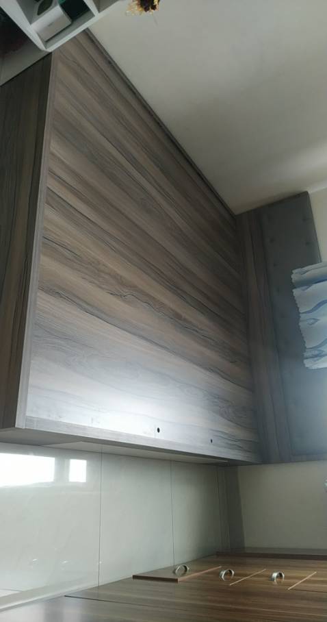 5* cho giao hàng rất nhanh, đặt xong có chát với Shop nhờ giao sớm và chỉ sau 2 ngày đã nhận giường
5* cho nhân viên lắp đặt và giao hàng, dễ thương, lịch sự, làm việc nhanh gọn và kỹ càng.
5* cho sản phẩm, đẹp, chắc chắn và ko bị chênh hay lệch chi tiết nào. Chỉ có là hơi có mùi sơn nhưng vài bữa sẽ hết.
Còn về lâu dài thì cần trải nghiệm thêm.