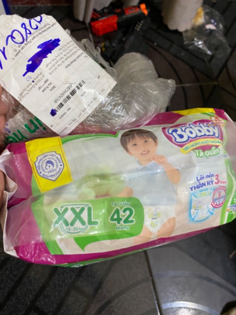 Sản phẩm 44 miếng mà giao xuống nhận hàng 42 miếng