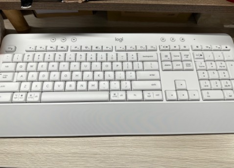 Bàn phím của mình xài 1 thời gian k bấm được các phím: H J K Delete Alt...... Mình cần được hỗ trợ bảo hành gấp!