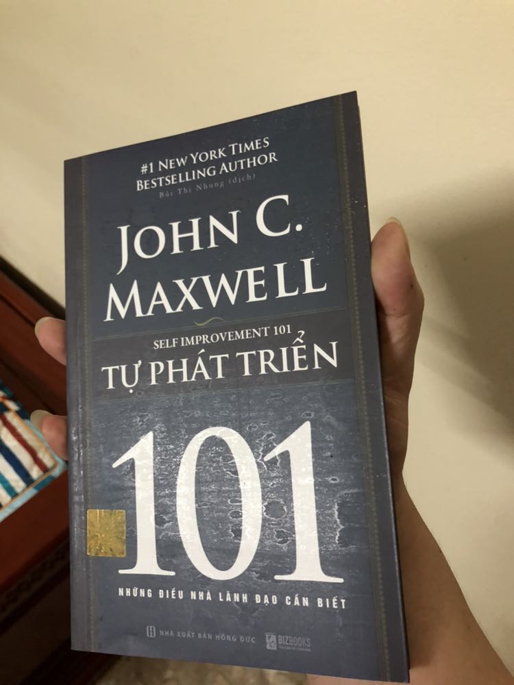 Sách dính đầy keo mà vẫn giao được