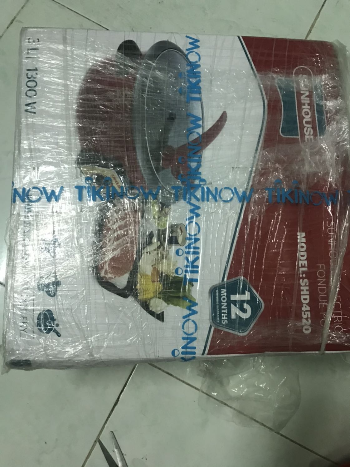 Đóng gói k kỹ lắm, mình ở gần nên sản phẩm không sao, mấy bạn ở xa thì cẩn thận nha.
Với cái nắp lắp quài k được, ai biết thì chỉ mình với