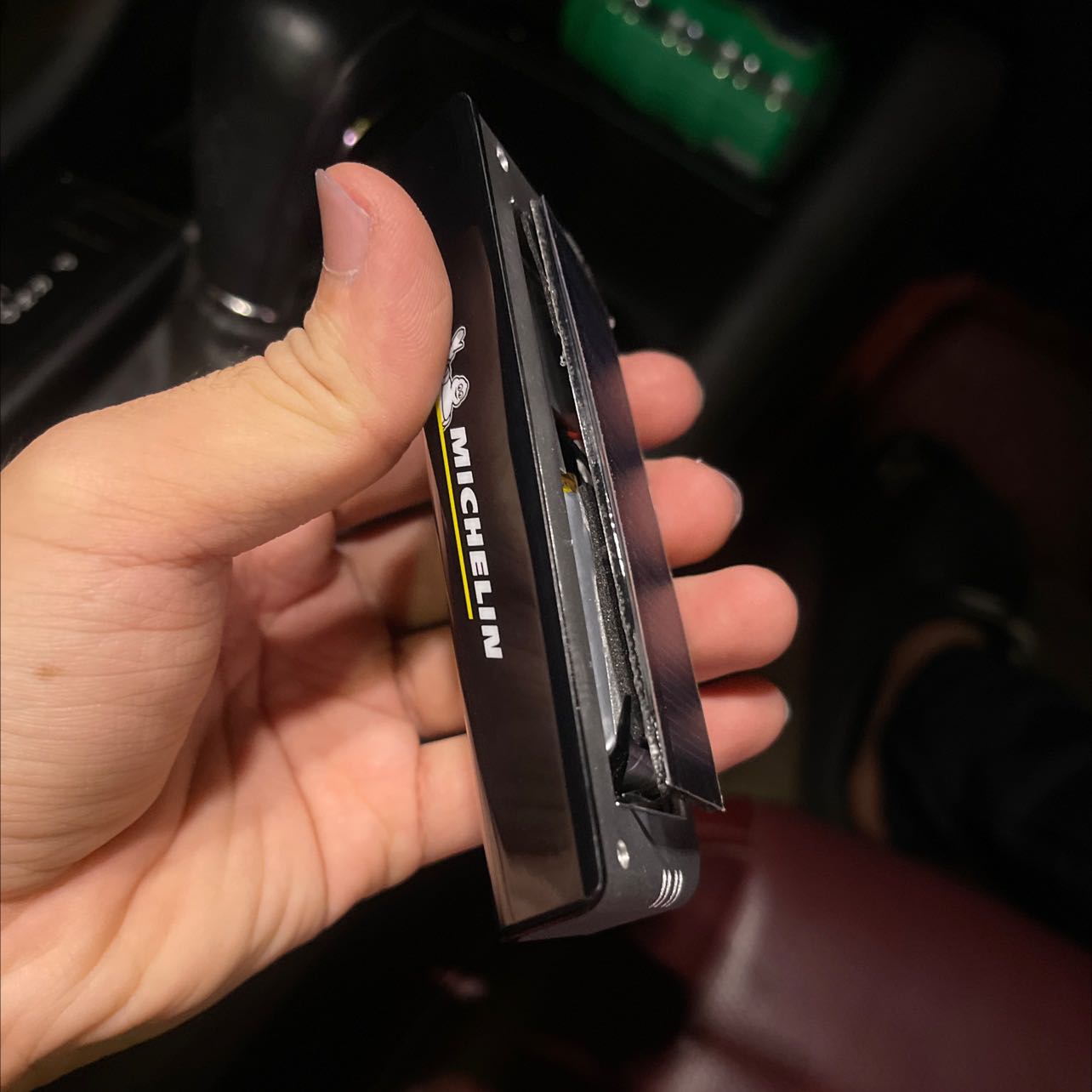 Rất hài lòng, dễ lắp đặt, nhưng 4 van dễ mất trộm Rất hài lòng, dễ lắp đặt, nhưng 4 van dễ mất trộm