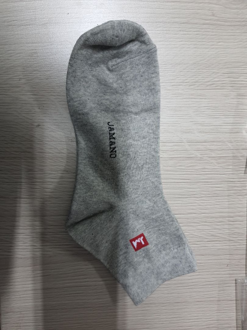 Giao hàng sớm 1 ngày nhé... Hàng đóng gói cẩn thận, đúng mẫu, chất liệu khá êm và thoải mái. Giá sale rất tốt, mình rất ưng ý, sẽ còn quay lại ủng hộ shop. Thanks shop.