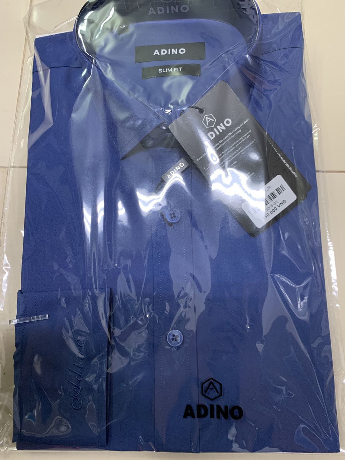 Shop cực kì thân thiện nha mn. Mình mua lần 2 ở shop rồi nhưng chất lượng rất tuyệt vời nhá. Mặc lên đẹp lắm. Nói chung áo đẹp giá đẹp mn nên mua nhé. Sẽ Ủng hộ shop tiếp.