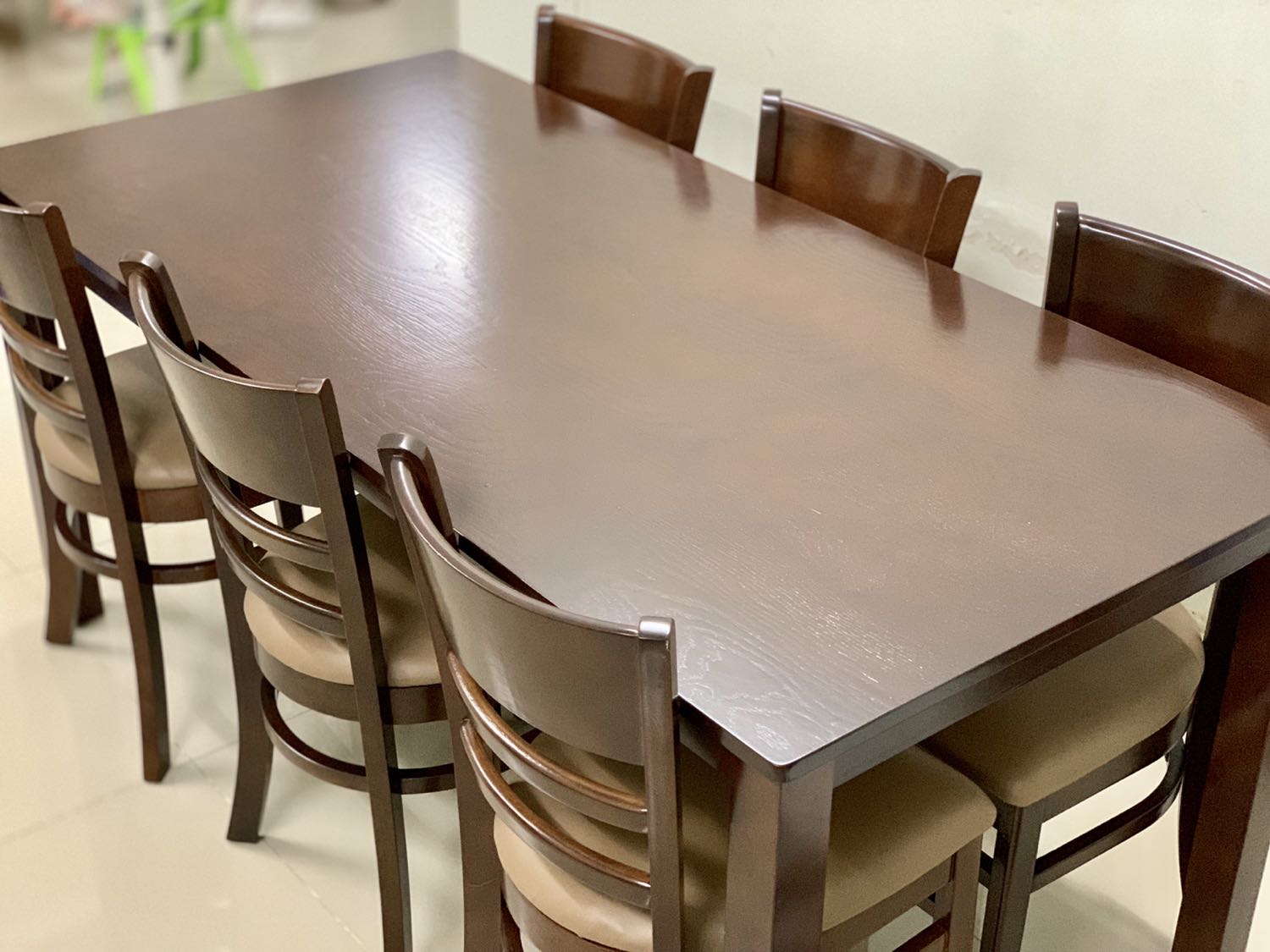 Sản phẩm giống mô tả của shop. Do giãn cách nên giao hàng quá lâu.