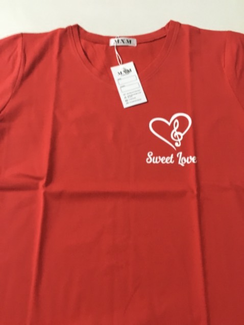 Chất vải đẹp , mịn mát . Rất ưng ý. Màu sắc mẫu y hình shop đăng . Mọi người nên mua