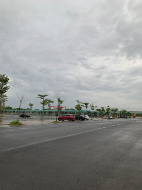 Lắp ráp ọp ẹp lỏng lẻo. Chân phải bắt lại thêm ốc cho chắc chắn. Nướng tốt, nóng, mặt chóng dính phần có rãnh dễ bị tróc lớp chống dính.