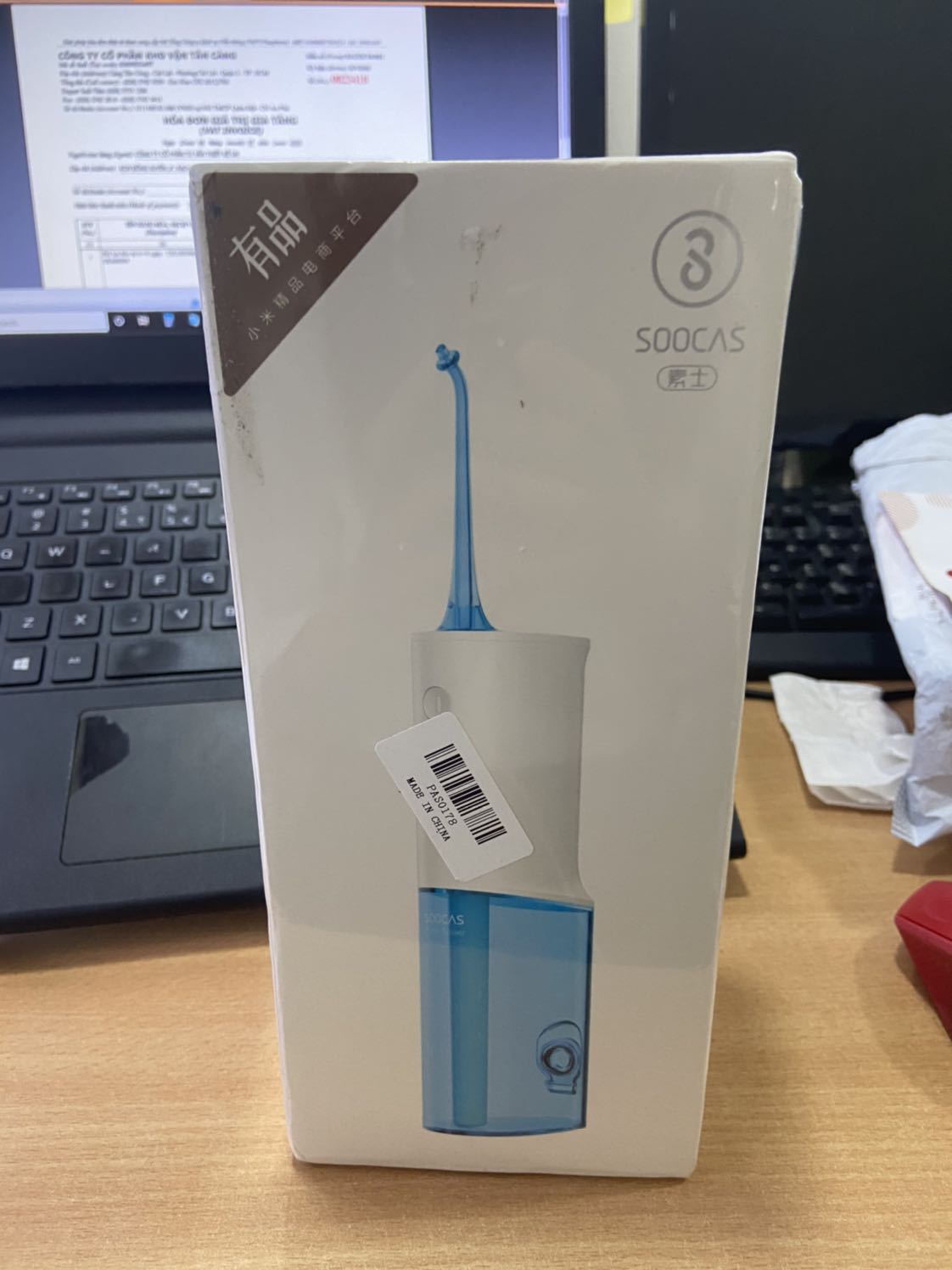 Mình mua cho mẹ sử dụng, máy rất ưng. Mình thik sp của Xiaomi vì thiết kế đơn giản mà tinh tế. Máy chỉ có 1 đầu thôi nhưng có 3 mức độ mạnh nhẹ, cá nhân mình thấy như vậy là đủ, vì cái máy trc đây mình mua cho 1 đống đầu cũng chẳng để làm j, ko cần thiết. Điểm trừ là hàng giao tới tay mình tuy có bọc chống va chạm rồi nhưng vẫn bị trầy móp hộp, nên là mua cho gđ thì được, chứ mua tặng thì sợ ko đẹp mắt đâu Mình mua cho mẹ sử dụng, máy rất ưng. Mình thik sp của Xiaomi vì thiết kế đơn giản mà tinh tế. Máy chỉ có 1 đầu thôi nhưng có 3 mức độ mạnh nhẹ, cá nhân mình thấy như vậy là đủ, vì cái máy trc đây mình mua cho 1 đống đầu cũng chẳng để làm j, ko cần thiết. Điểm trừ là hàng giao tới tay mình tuy có bọc chống va chạm rồi nhưng vẫn bị trầy móp hộp, nên là mua cho gđ thì được, chứ mua tặng thì sợ ko đẹp mắt đâu