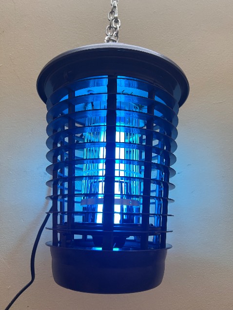 Mình mua dùng cho nhà mình và mua giúp cho người khác rất nhiều lần rồi. Đèn này bắt muỗi và côn trùng rất hiệu quả. Bóng đèn công suất 15W làm đèn ngủ cũng OK