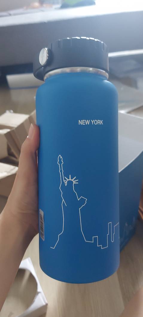 Mình đánh giá 5* cho thương hiệu Lock&Lock thôi nhen, nói chung bình mẫu mã đẹp, to hơn mình nghỉ.Chưa xài nên chưa thể đánh giá về chất lượng cũng như thời gian giữ nhiệt lâu mau nha.Về khâu đóng gói chưa hài lòng