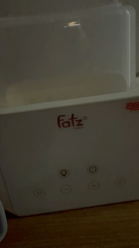 Lỗi E3 khi vừa nhận máy. Ship máy lỗi shop ko kiểm tra hàng trước khi giao.  Phải gửi đi bảo hành mất thêm 100k nữa. Mọi người mua máy nên cân nhắc.