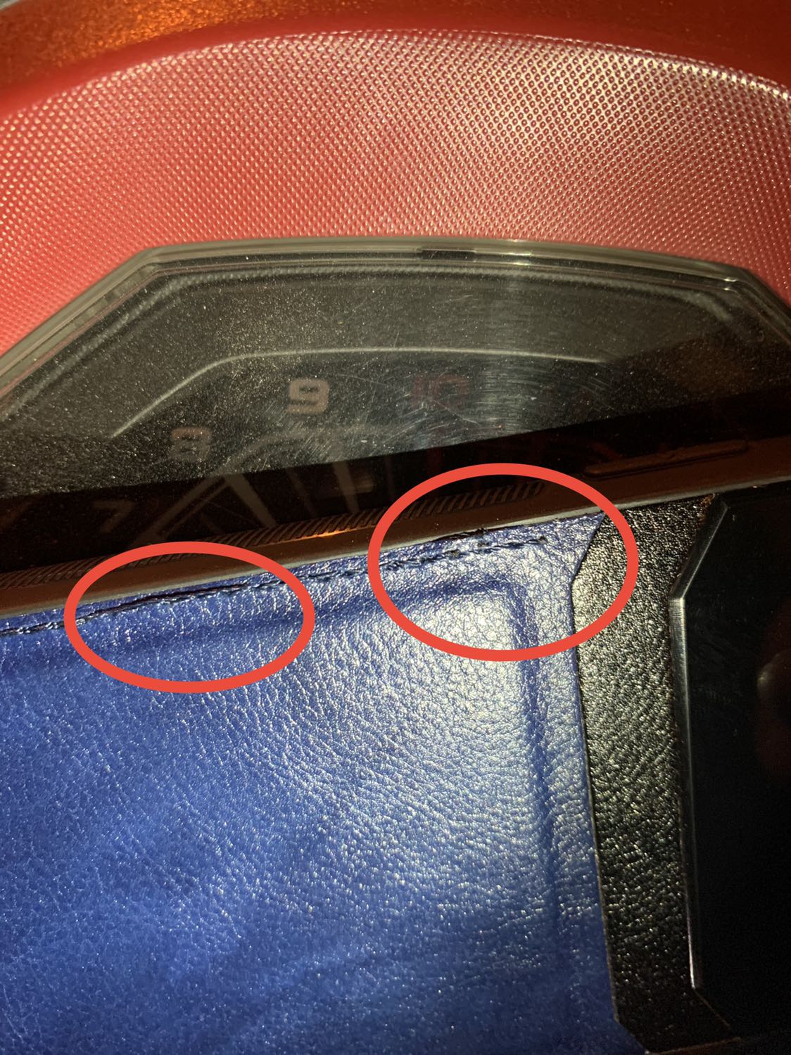 Đường may bị lỗi ở 2 điểm mình khoanh đỏ. Shop tiến hành đổi cho mình được không?