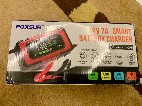 Đây là dòng sạc thông thường. Đặt tận sâu trong Thanh Hoá nên chờ ship khá lâu. Chất lượng đúng với giá cả, đóng hộp cẩn thận. Sạc thực tế ắc quy tiêu chuẩn 9h phải 7-8 tiếng so với sách hướng dẫn 3-4 tiếng. Cũng ổn theo mô tả