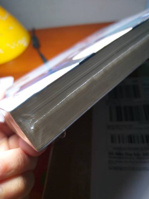 Mình chưa đọc nhưng shop bán sách mới toanh, bọc rất kỹ lưỡng. Thật tình mà nói với người yêu sách như mình thì shop làm mình vô cùng hài lòng về chất lượng. Mong trong tương lai shop tiếp tục phát huy nhé 😍