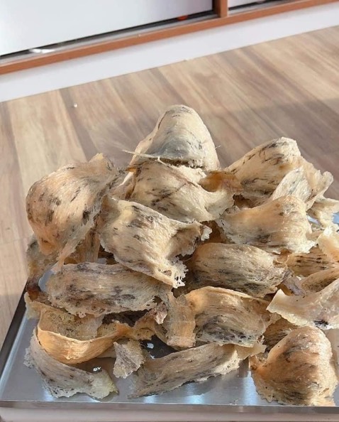 Ba mình uống thấy hợp