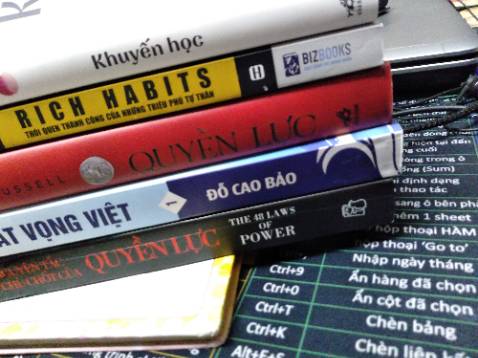 Môt cuốn cẩm nang rất hay
Sách nhỏ gọn nhưng mang nội dung chất lượng cao. Bên cạnh đam mê cá nhân thể hiện qua các mục tiêu, còn nhiều yếu tố khác như cách ứng xử, khả năng ra quyết định, sức khoẻ, chăm sóc bản thân và các mối quan hệ. Đồng thời, cũng cần biết nói "không" đúng lúc. Bên cạnh đó còn một vài thói quen khác chờ bạn thử sức.