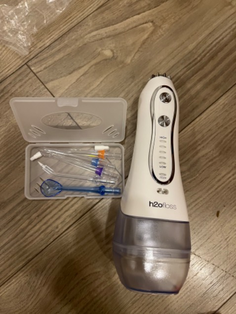 Máy đầy đủ phụ kiện như mô tả. Máy với 5 cấp độ mạnh. Cấp độ 5 rất mạnh