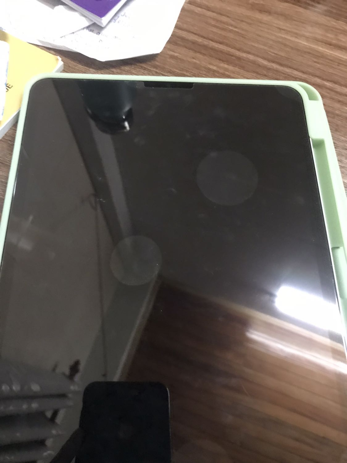 Kính cường lực không tốt chưa ăn hết màn hình Kính cường lực không tốt chưa ăn hết màn hình