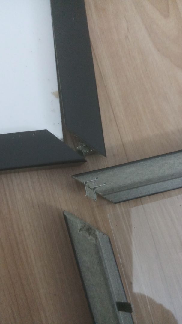 Tạm được, khung hình bung góc.