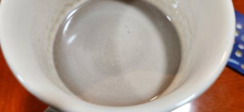 Sữa lại bị tình trạng nổi hạt không tan