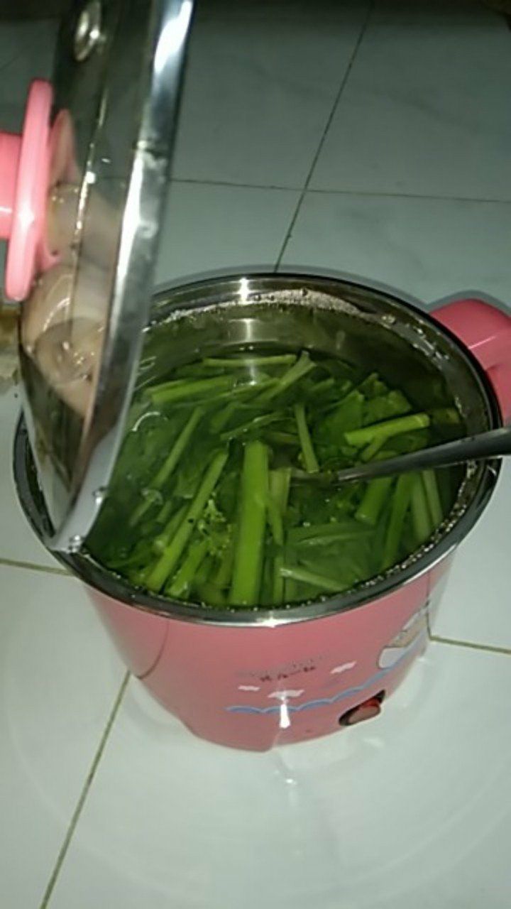 Ưng. Bật công tắc lên đun nước tí là sôi. Shop giao đúng màu hồng nữa lại càng ưng