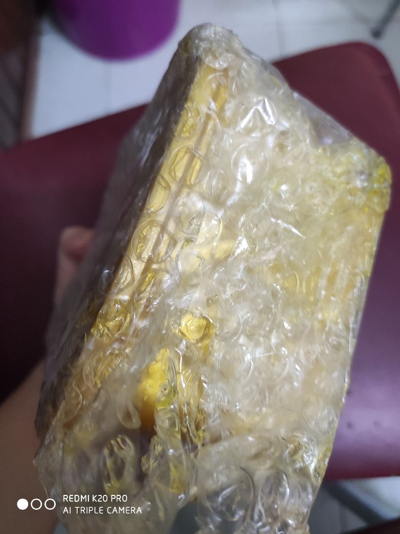 đóng gói quá tệ. hộp caton nát luôn.  bơ chảy choẹt ướt cả cái hộp  là biết bnhiu bơ chảy ra.