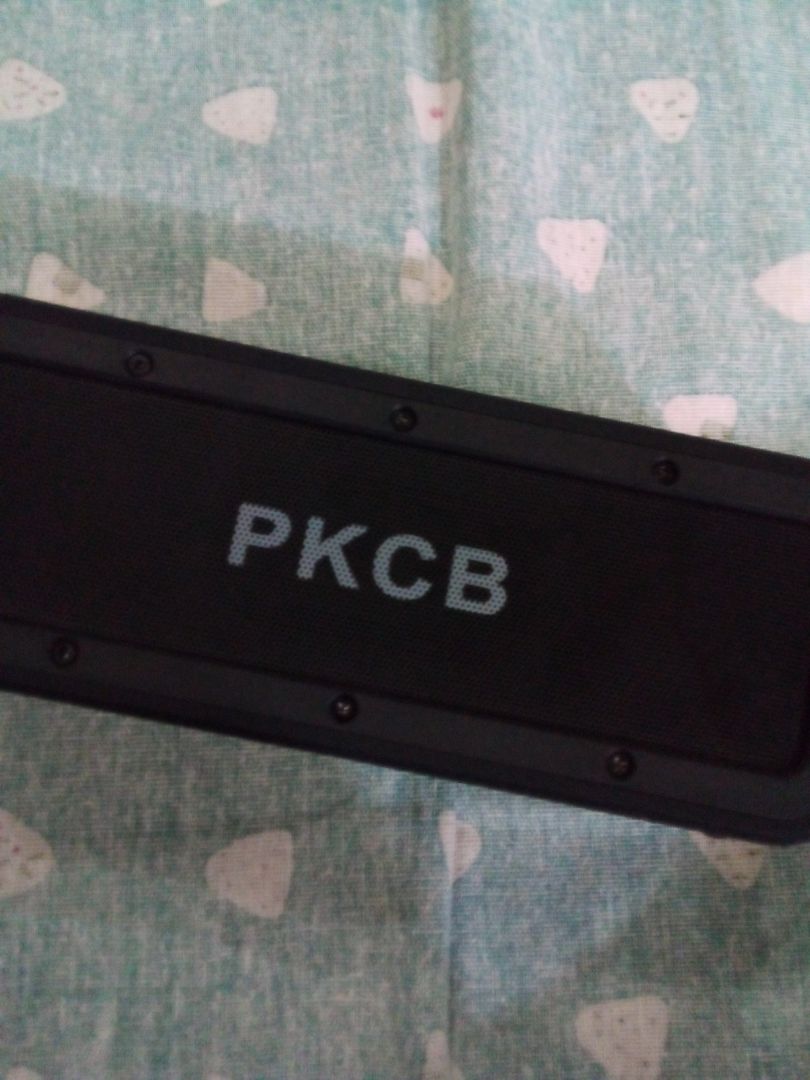 Loa xinh mà cầm nặng tay lắm ạ, bass ấm, âm thanh to rõ lắm luôn đó, nhận được hàng mà mình vui quá trời, nên mua nha mọi người Loa xinh mà cầm nặng tay lắm ạ, bass ấm, âm thanh to rõ lắm luôn đó, nhận được hàng mà mình vui quá trời, nên mua nha mọi người