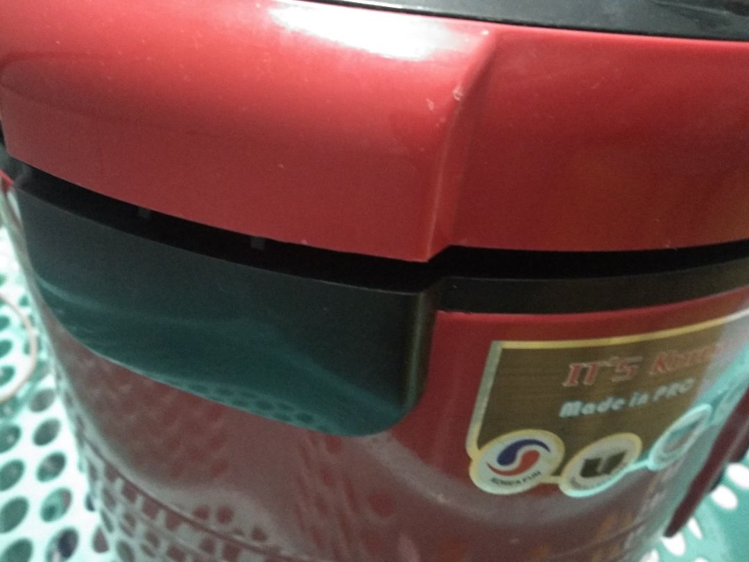 nồi nấu rất ngon, mua hơn 1th mới lên feedback đây. nồi chất đẹp, tuyệt vời