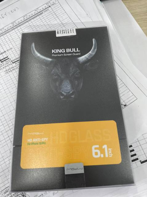 Hài lòng.  Dán vào màn hình tối hơn, chống nhìn trộm khá ổn
Giao hàng nhanh hơn so với dự kiến.
Mua 1 được 2 (thêm cả miếng dán chống trầy mặt sau)