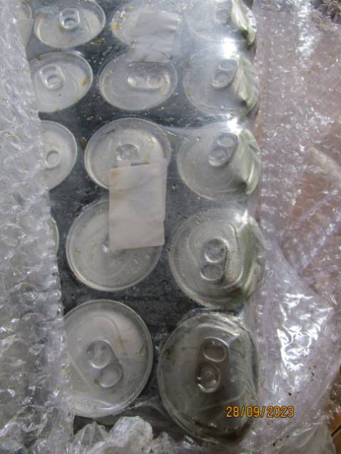 Đây là sản phẩm mình vừa nhận được , cũng chẳng biết nói thế nào , đổi đi đổi lại thì mất thời gian . Đăng hình ảnh lên đây để cho Tiki biết mà cải thiện khâu đóng sản phẩm và vận chuyển. Lỗi cũng chẳng tại ai , thôi thì thông cảm cho nhau là tốt hơn cả..