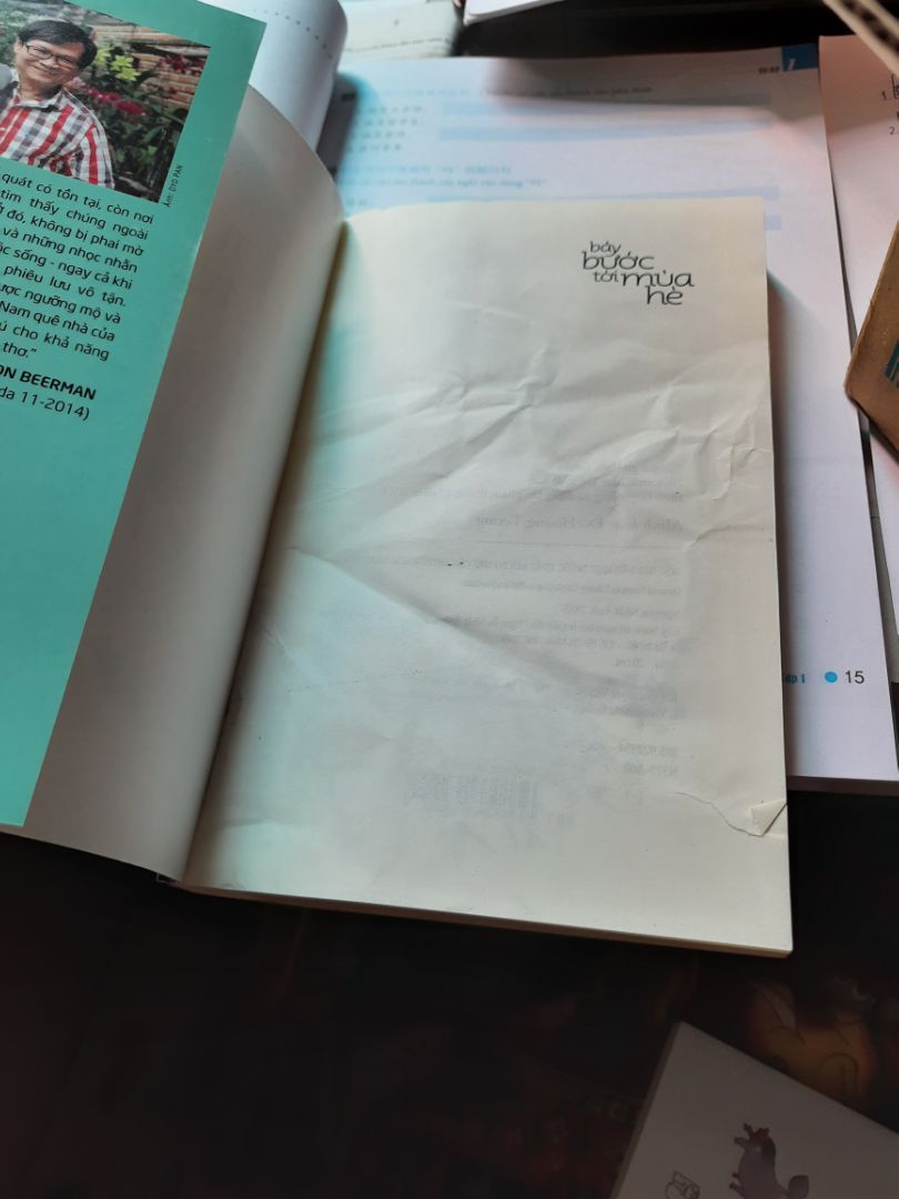 Trước giờ mua sách của tiki đều rất hài lòng, nhưng đến hôm nay nhận hàng lại bị một cuốn sách như thế này. Sách hơi bụi, bìa sách xước, trang đầu tiên bị rách và nhăn nhúm, mở ra bên trong cũng có nhiều trang sách bị nhăn như vậy =((
Mong tiki chú trọng hơn.