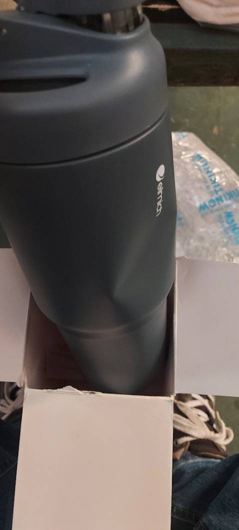 Giao hàng mà ca móp méo như z chán tiki làm ăn mất quy tín quá