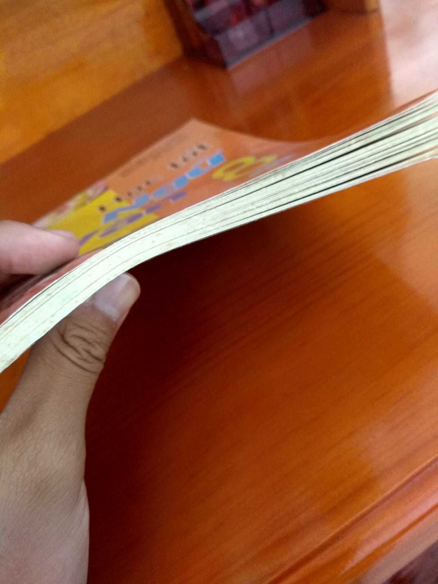 sách này bị ố vàng ở trang sách khá nhiều nhưng nội dung truyền tải thì khá ok, rất hợp với mấy bạn học sinh^^
giao hàng thì nhanh hơn dự kiến .