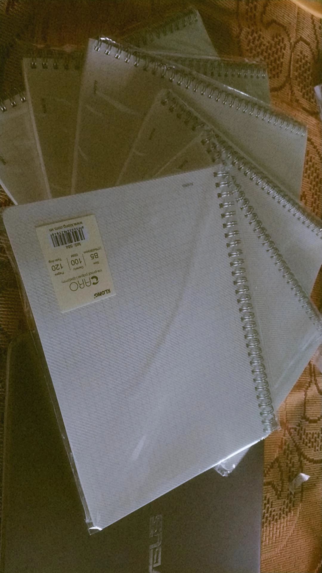 giao hàng nhanh, đúng sản phẩm, đóng gói kĩ. Klong thì chắc hẳn mn cũng đã biết chất kượng của e nó rồi. Nói chung ổn áp 😍