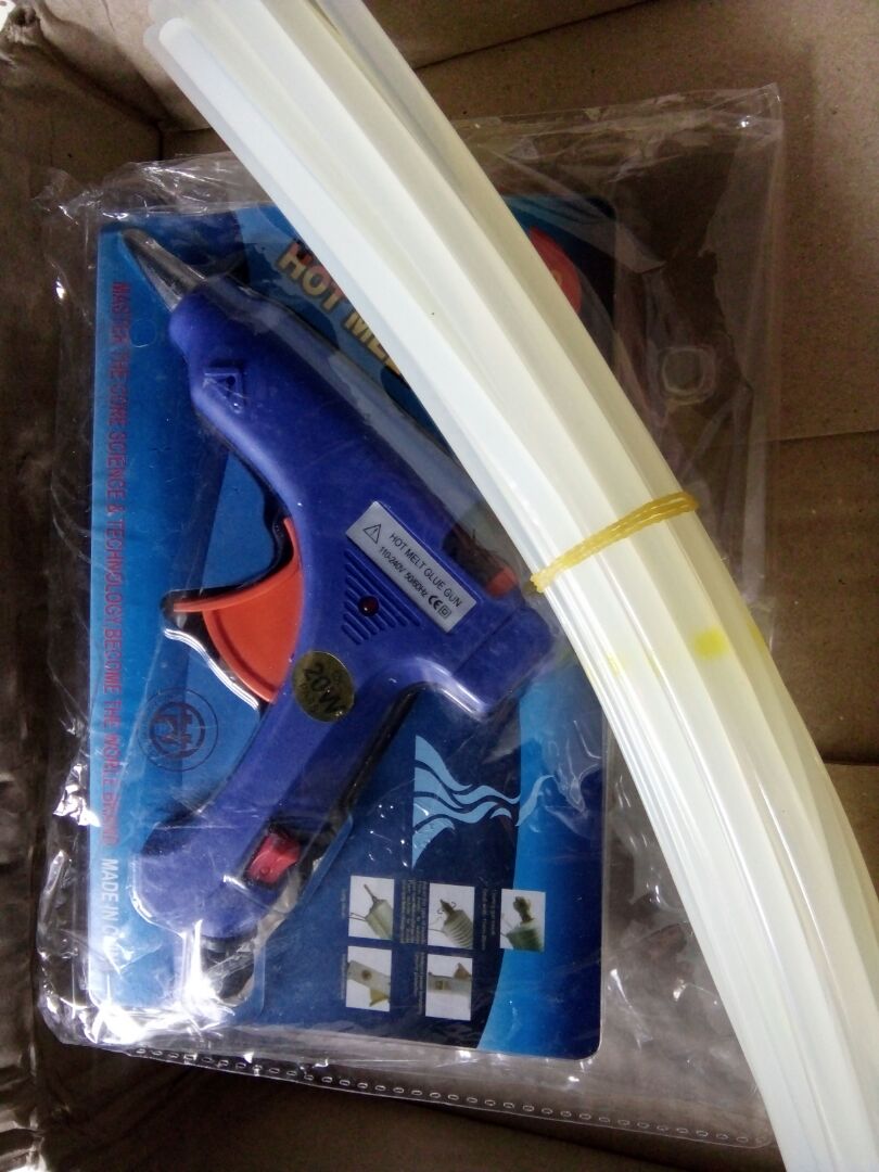 Vì kho ở Hải Phòng nên giao hàng bị muộn nhưng bù lại mình thấy đến nay dùng rất ổn, mình mua cũng hơn 1 tháng rồi. Tiki đóng hàng thì ok rồi. Còn được tặng kèm 15 cây keo, đỡ phải mua =))