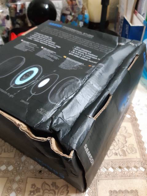 (*) Đánh giá không tính điểm
Do tin tưởng Tiki nên chỉ nhìn thùng hàng thấy không bị móp méo gì, nên không khui bao nylon kiểm hàng lúc thanh toán tiền. Đến khi cắt bao nylon ra.... thất vọng vô cùng, shop quá xem thường khách hàng vì giao món hàng như được nhặt từ thùng rác để cho khách hàng..... chả buồn nói nữa!