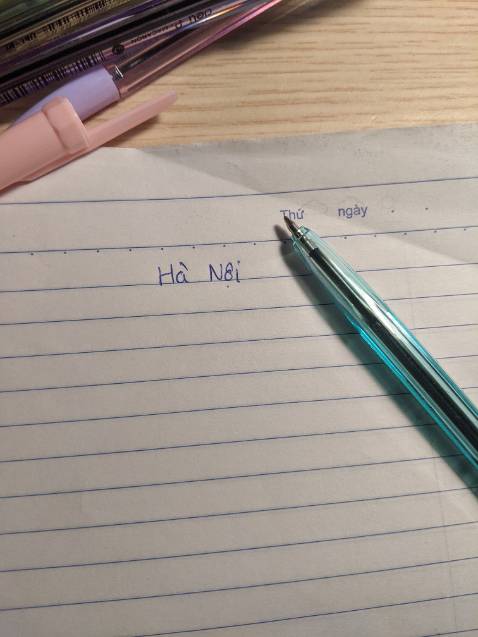 Mực ra đều, đẹp, màu xanh giống với bút bi xanh Thiên Long. Cảm ơn shop vì sản phẩm chất lượng, giao hàng đúng hẹn ạ💓