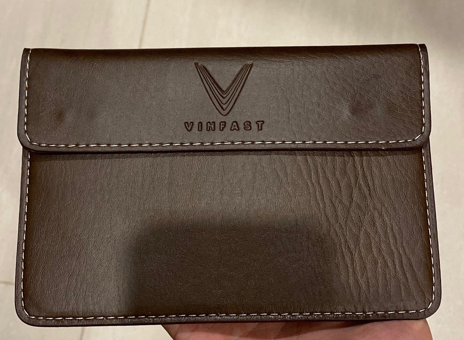 Khá là oki. Không biết để lâu da có nổ không nhưng hiện tại mình thấy ổn với giá tiền.