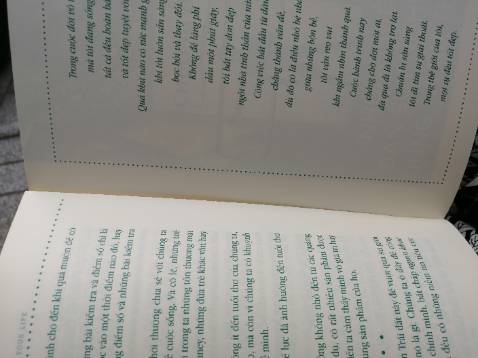 Tôi đã mua sản phẩm này 2 lần, lần 1 bìa sách rất tốt, lần 2 bìa sách dán không dính tách ra từng tờ như vậy hơi thất vọng. Tôi đang suy nghĩ để mua thêm vì nội dung sách này rất phì hợp với nhiều người và tộ mong muốn được tặng nó. Vì vậy mỗi cuốn sách đều có cai trị riêng của nó. Hãy kiểm tra và đóng gói sản phẩm cho chính mình nhé Nhà Bán Hàng. Lần sau tôi sẽ vẫn đặt lại. Hy vọng sẽ không không lặp lại tình trạng này nữa .